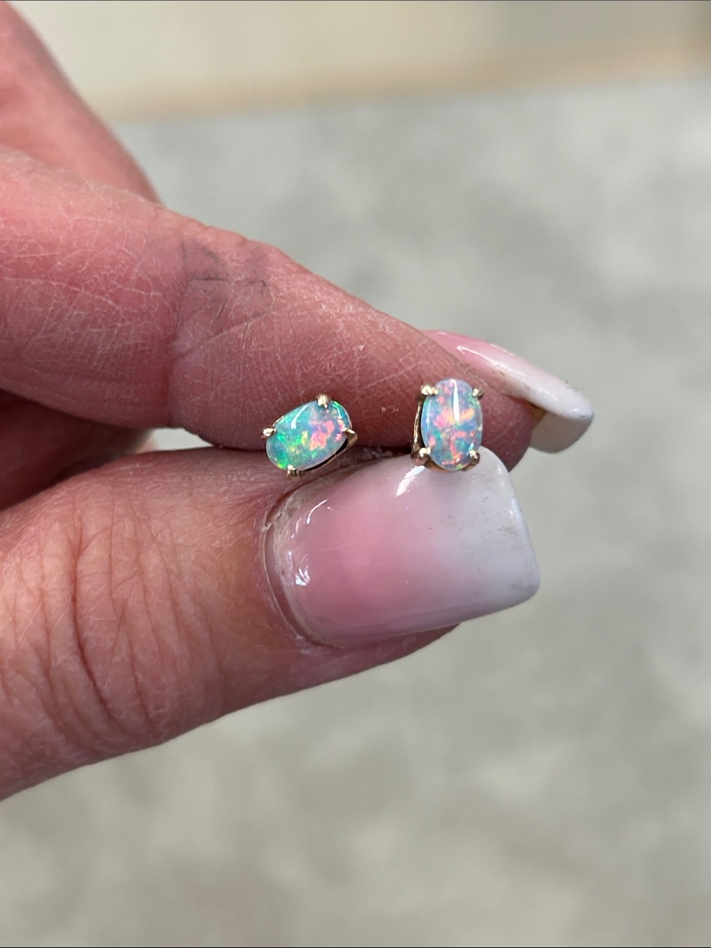 501761 14k yg opal earrings